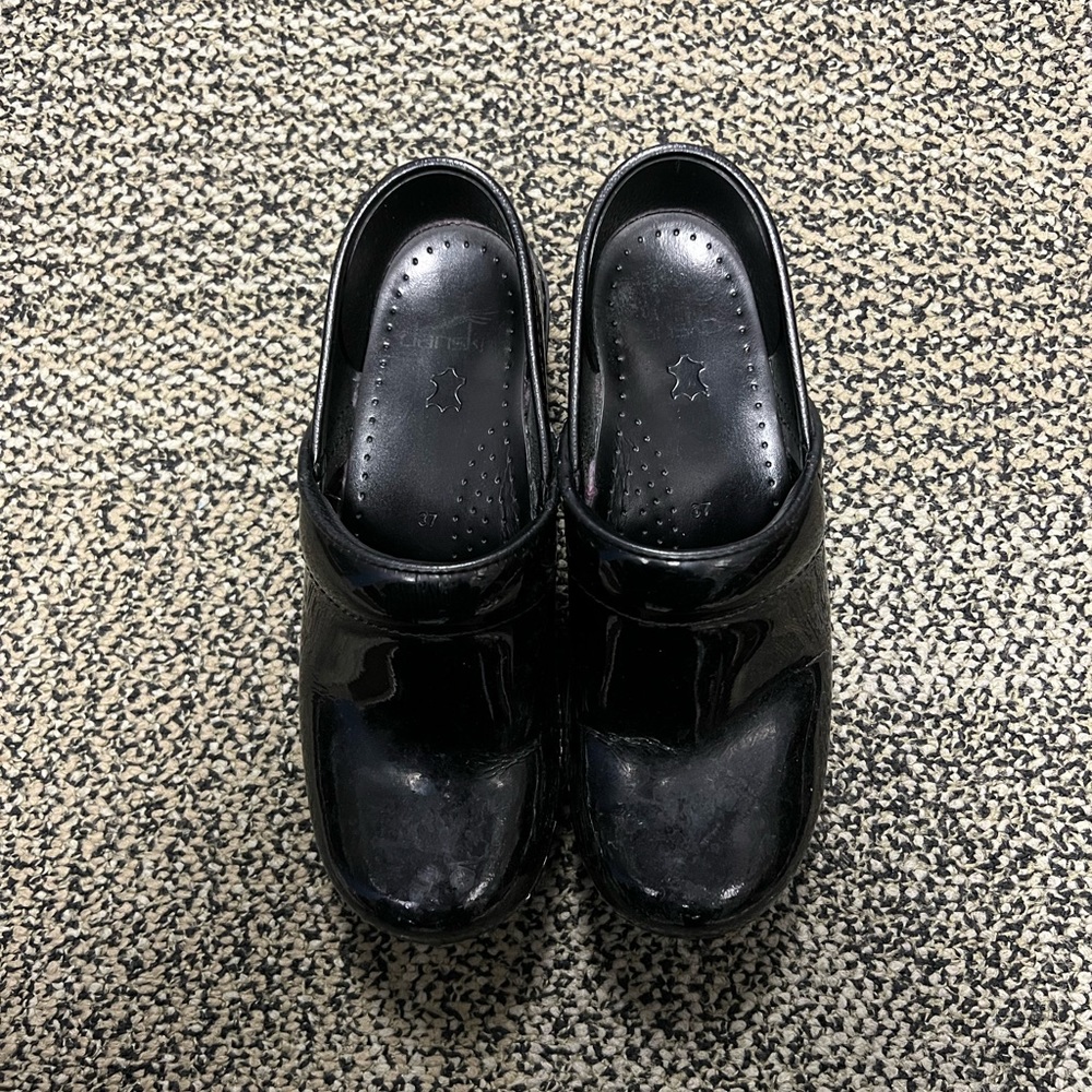 Dansko Shoes Size 37 (6-7), black, used